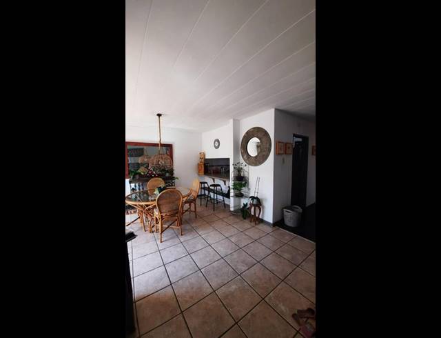 3 BEDROOM APARTMENT FOR SALE IN VANDERBIJLPARK CE 3